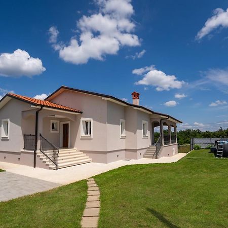 Holiday House Leana Пазин Екстер'єр фото