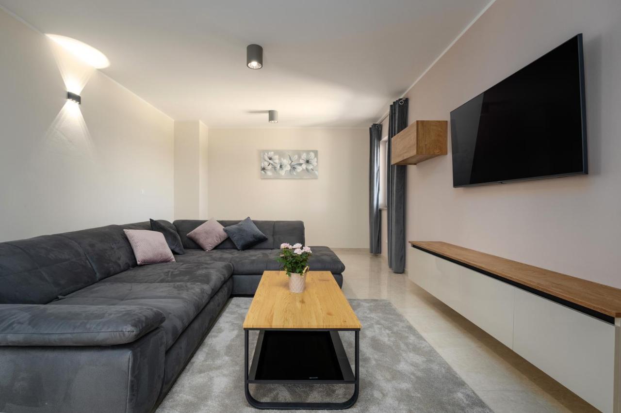 Holiday House Leana Пазин Екстер'єр фото