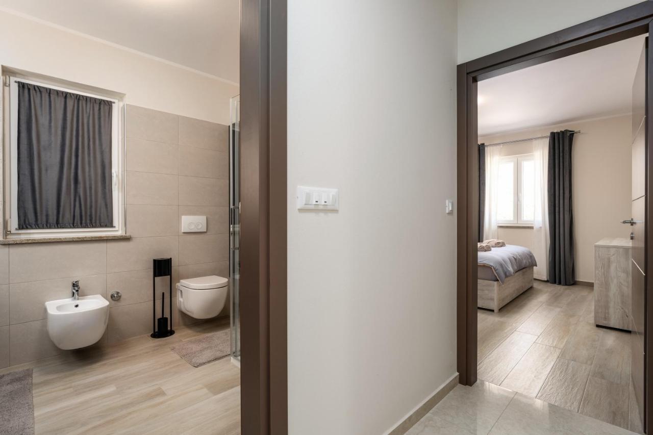 Holiday House Leana Пазин Екстер'єр фото
