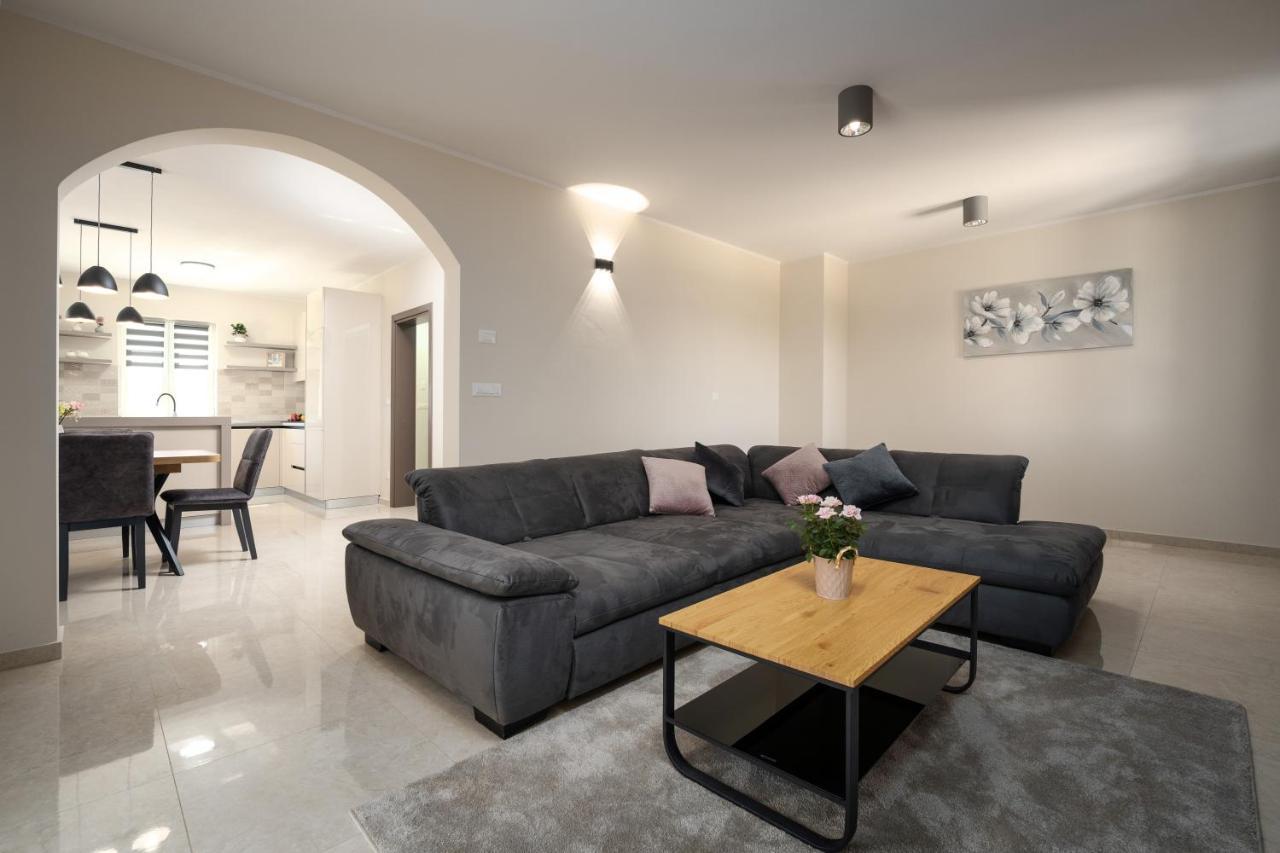 Holiday House Leana Пазин Екстер'єр фото