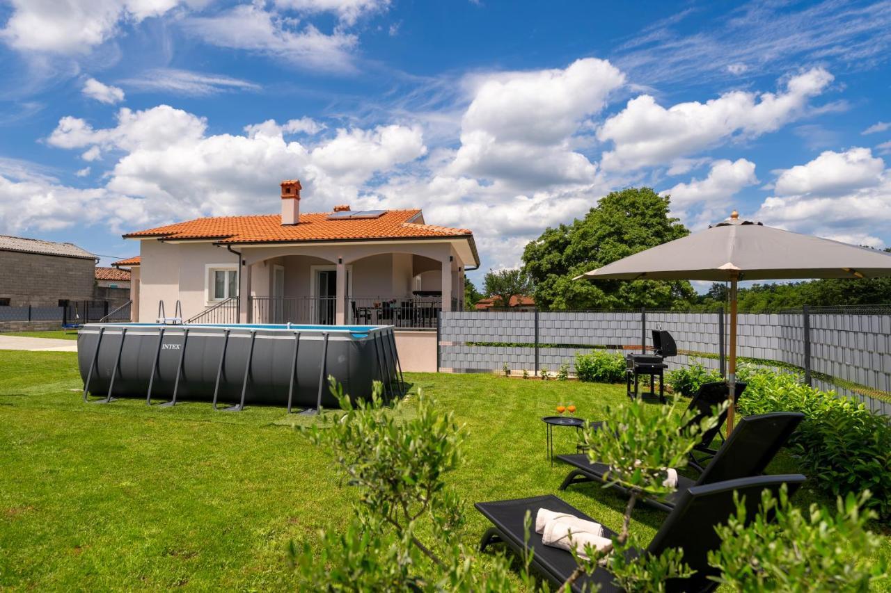 Holiday House Leana Пазин Екстер'єр фото