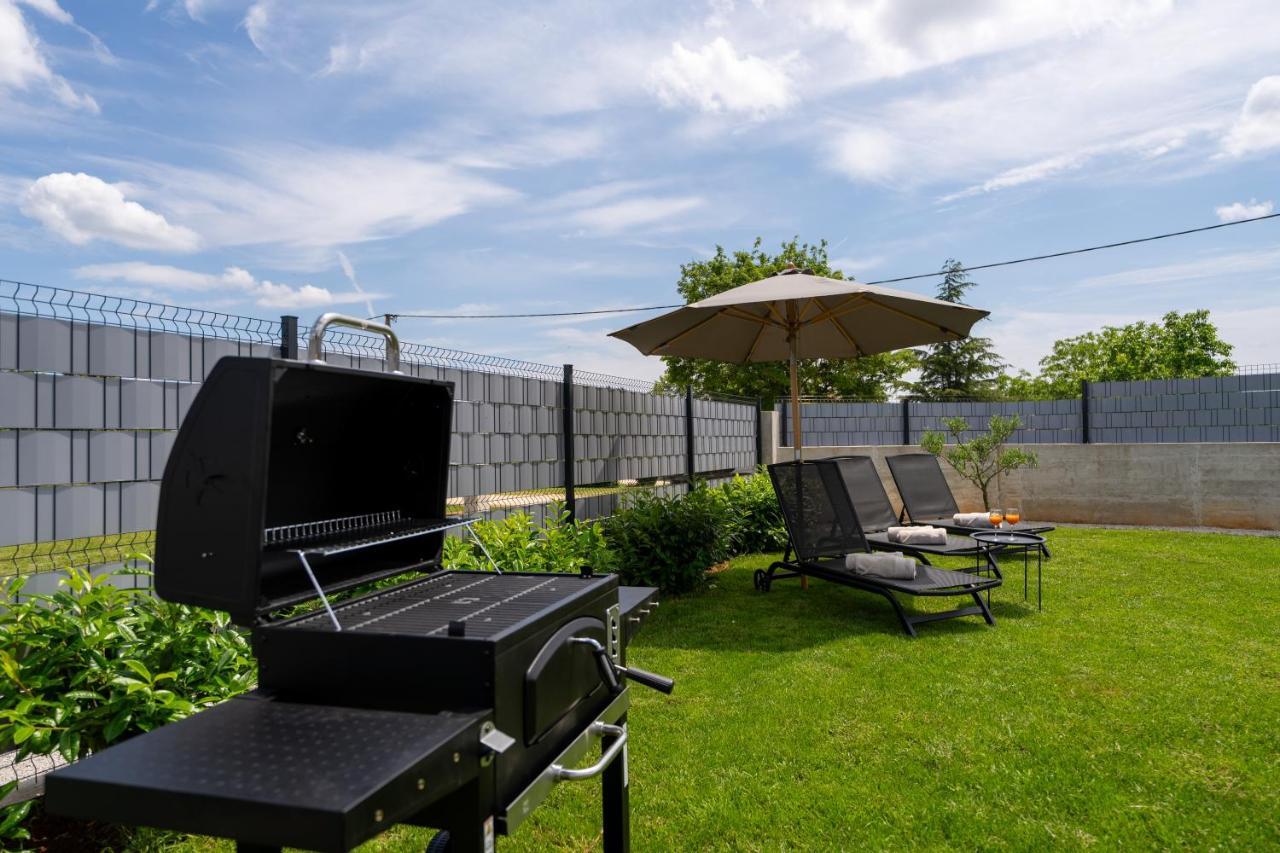 Holiday House Leana Пазин Екстер'єр фото