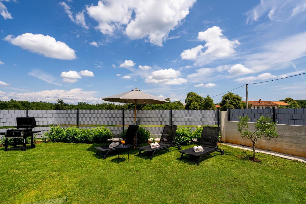 Holiday House Leana Пазин Екстер'єр фото